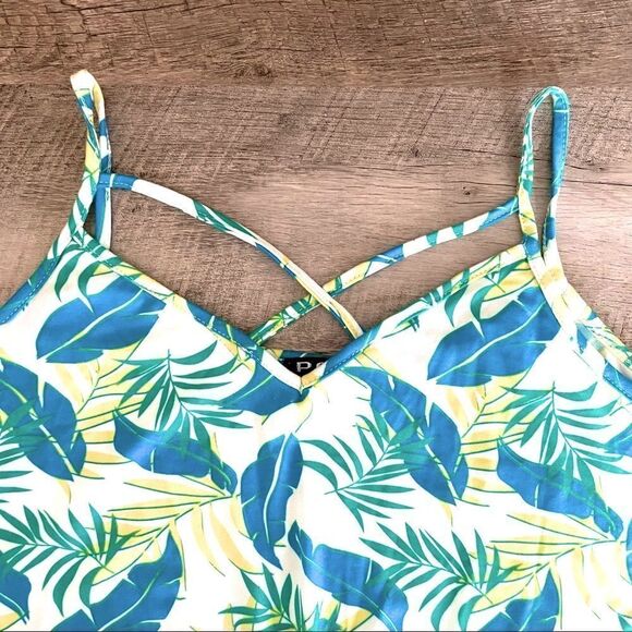 ๐บ Poof Tropical Botanical Print Strappy Knotted Tank Top NWT Size L - Picture 3 of 8